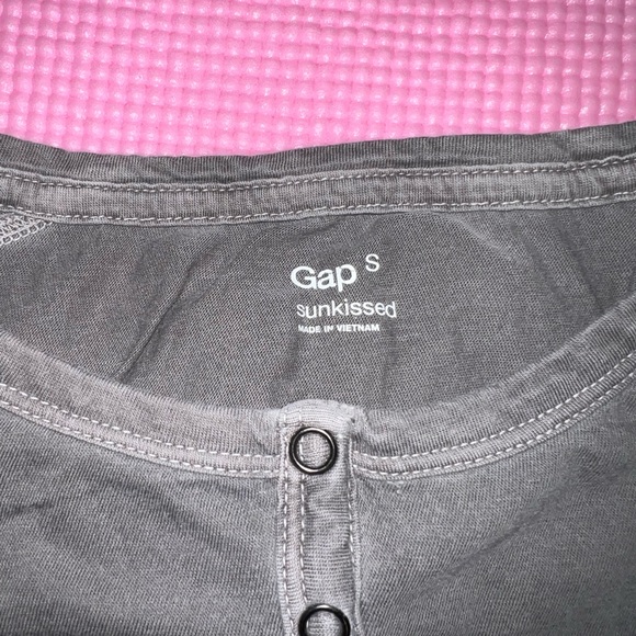 Pair of Henleys Grey and Blue size S and M Gap - Picture 5 of 8